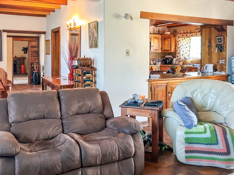 8 Bedroom Property for Sale in Greenfields Western Cape